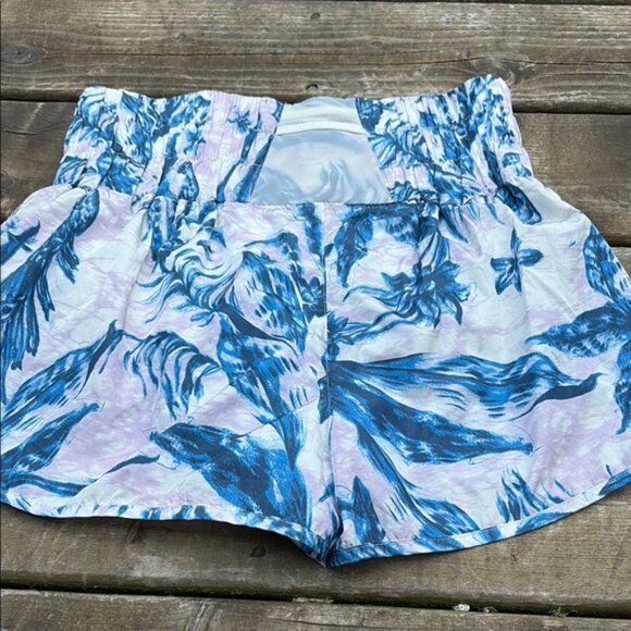 Free People The Way Home Floral Blue and White Womens Shorts size M - Picture 6 of 6